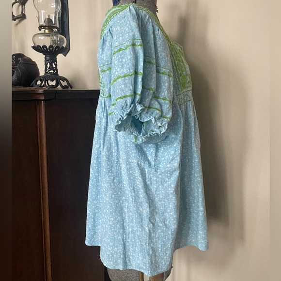 NWOT Sister Mary Floral Texas BoHo Western Embroidered Blue/Green Peasant Top - Picture 4 of 5